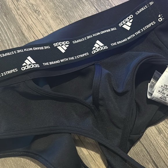 NWOT adidas sports bra medium - Picture 4 of 4